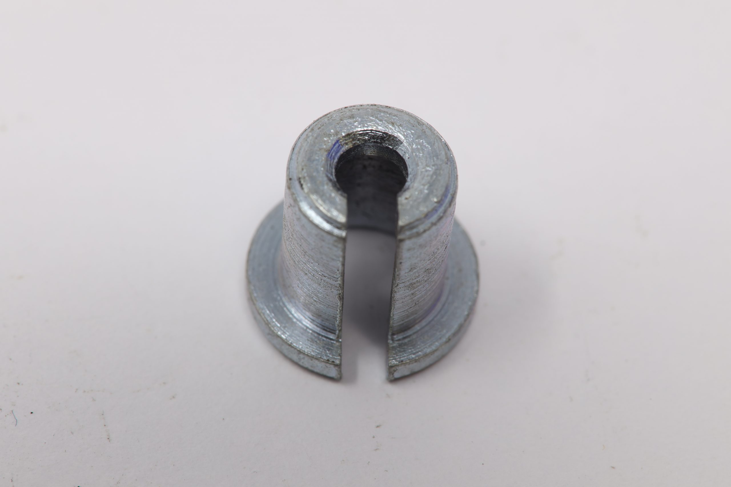 Front hub cable stop ATOMS